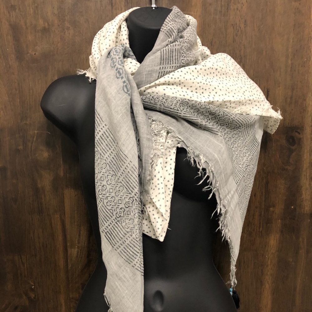 Square Pattern Scarf